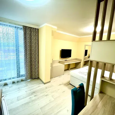 Private Stamopolu Lux